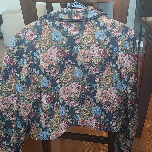 Jacket - Picture 2 of 6